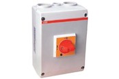 Afbrydermateriel - ABB Sikkerhedsafbryder AC23 30A 3 polet  med hjælpekontakt emc rød og gul greb metrisk gevind OTE25A3M - 1SCA022613R9010