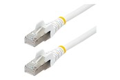 Netværkskabel - StarTech.com 50cm CAT6a Ethernet Cable - 50 cm - white - Hvid - 0.5m - NLWH-50C-CAT6A-PATCH