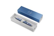 Skrive- og Tegneværktøjer - Parker IM Writing Rituals Kuglepen, Peaceful Blue finish & krombeklædning, Medium spids, Blå blækpatron, Gaveæske - 2203906